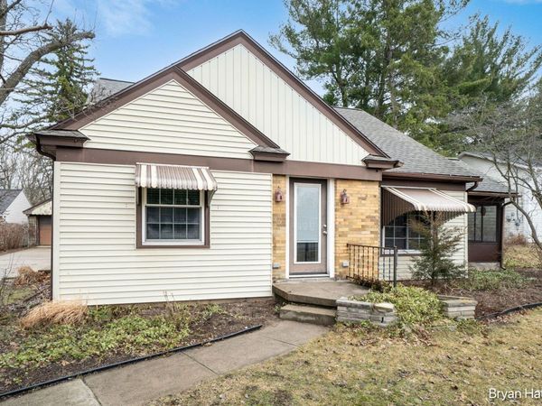 2836 Fuller Avenue NE, Grand Rapids, MI 49505