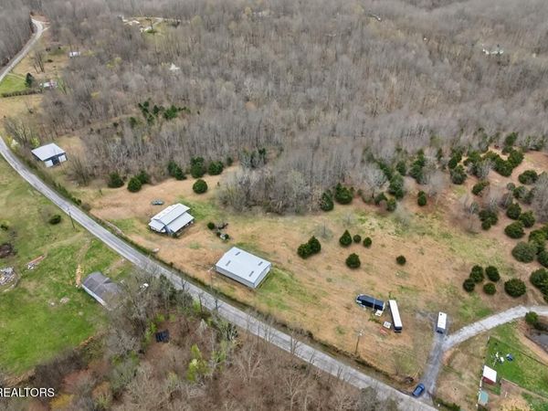 2340 Turkeytown Rd, Hilham, TN 38568