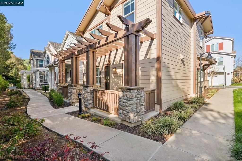 15 Hazel Tree Ridge, Orinda, CA 94563 Main Photo