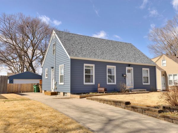 716 11th Street, West Des Moines, IA 50265