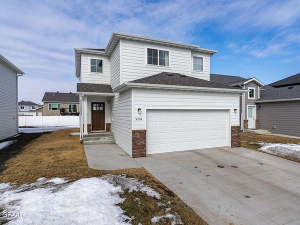 934 DAVID Drive , Grand Forks, ND 58201