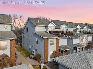 37824 Jefferson Avenue, Harrison Twp, MI 48045