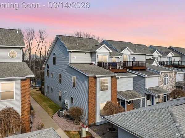 37824 Jefferson Avenue, Harrison Twp, MI 48045