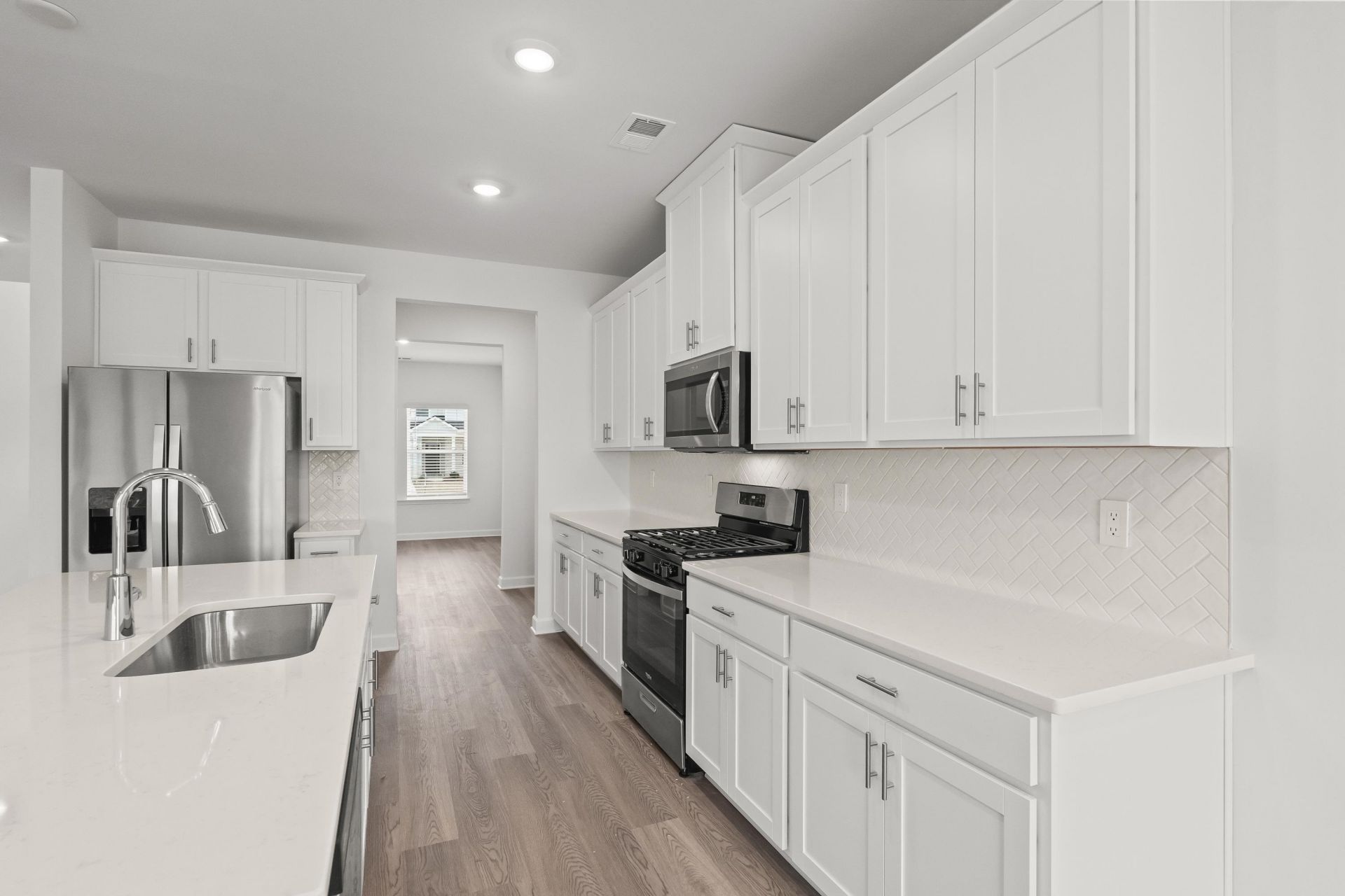 8209 Essence Dr. Photo 9