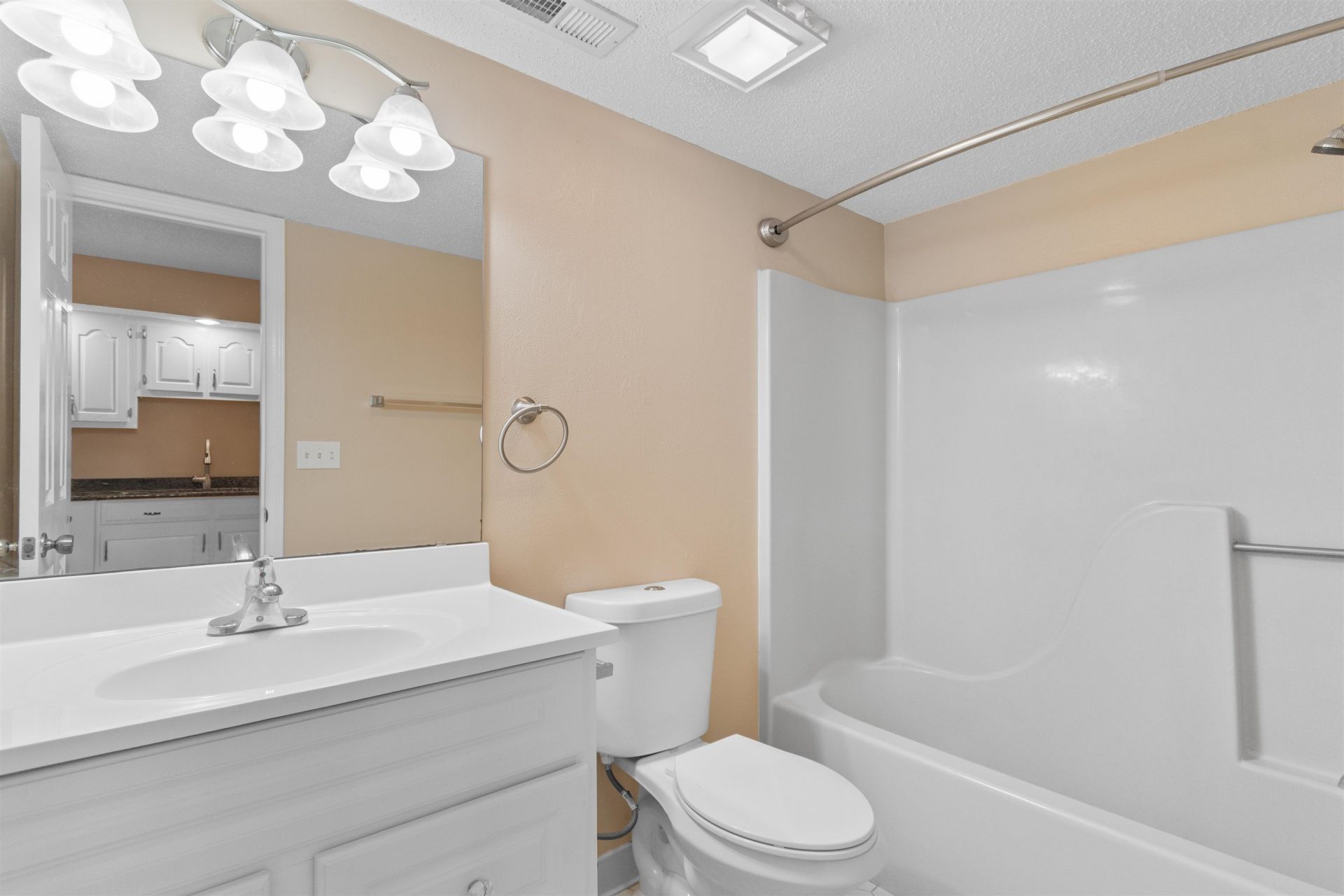 4226 Pinehurst Circle Photo 11