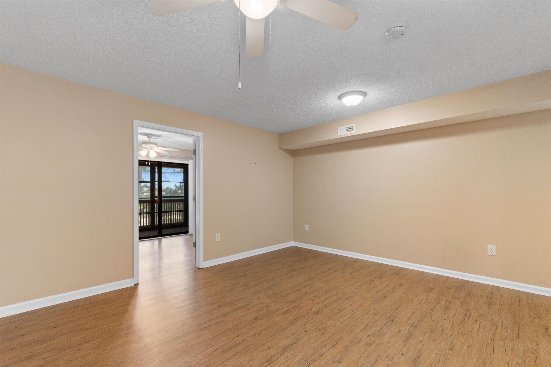 4226 Pinehurst Circle Photo 12