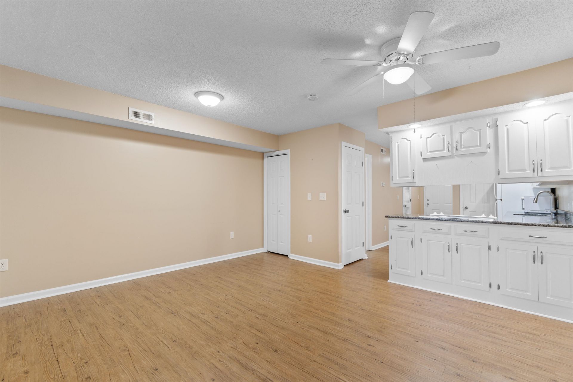 4226 Pinehurst Circle Photo 15