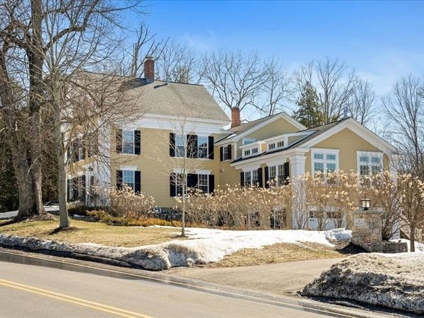 19 Wood St, Hopkinton, MA 01748