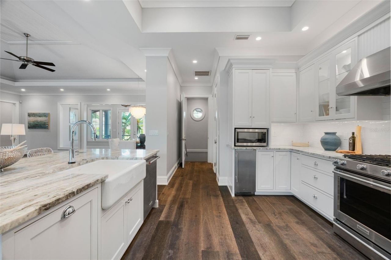 5569 Cape Leyte Drive, Sarasota, FL 34242 Photo