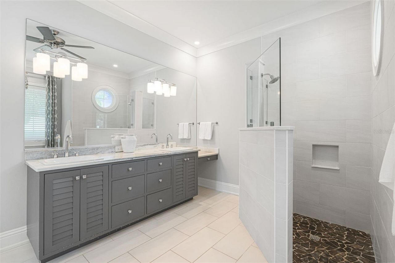 5569 Cape Leyte Drive, Sarasota, FL 34242 Photo