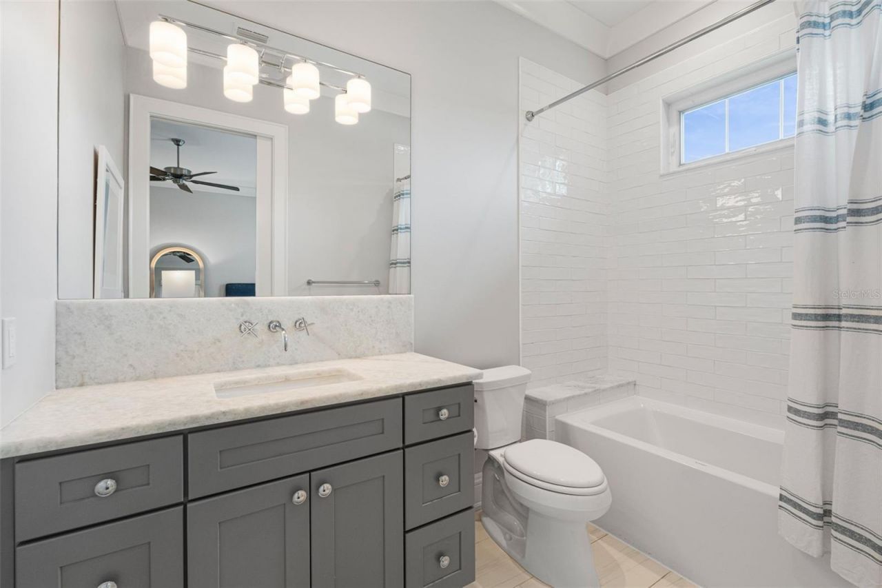 5569 Cape Leyte Drive, Sarasota, FL 34242 Photo