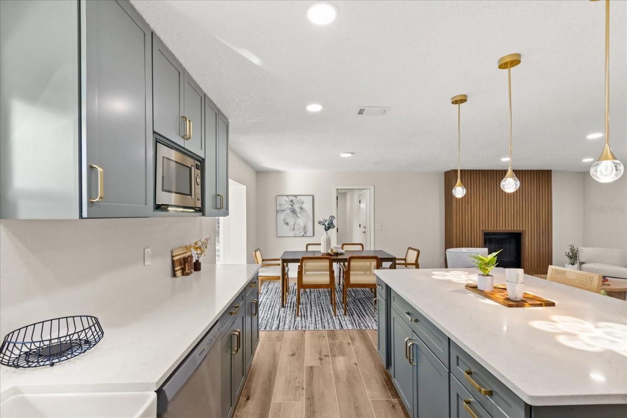 310 E Gulley Avenue , Oakland, FL 34760 Photo