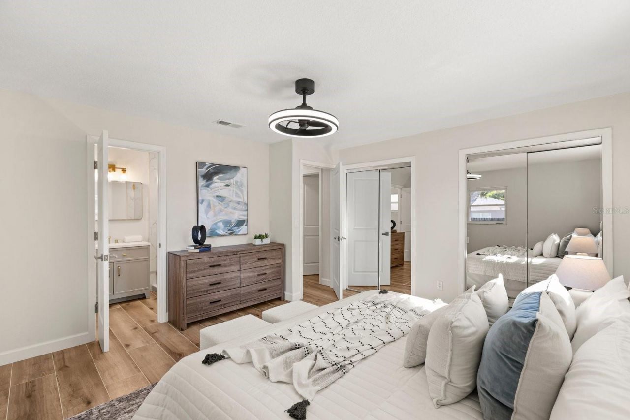 310 E Gulley Avenue , Oakland, FL 34760 Photo