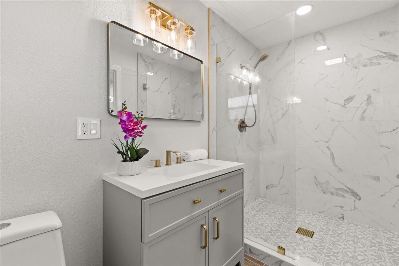 310 E Gulley Avenue , Oakland, FL 34760 Photo