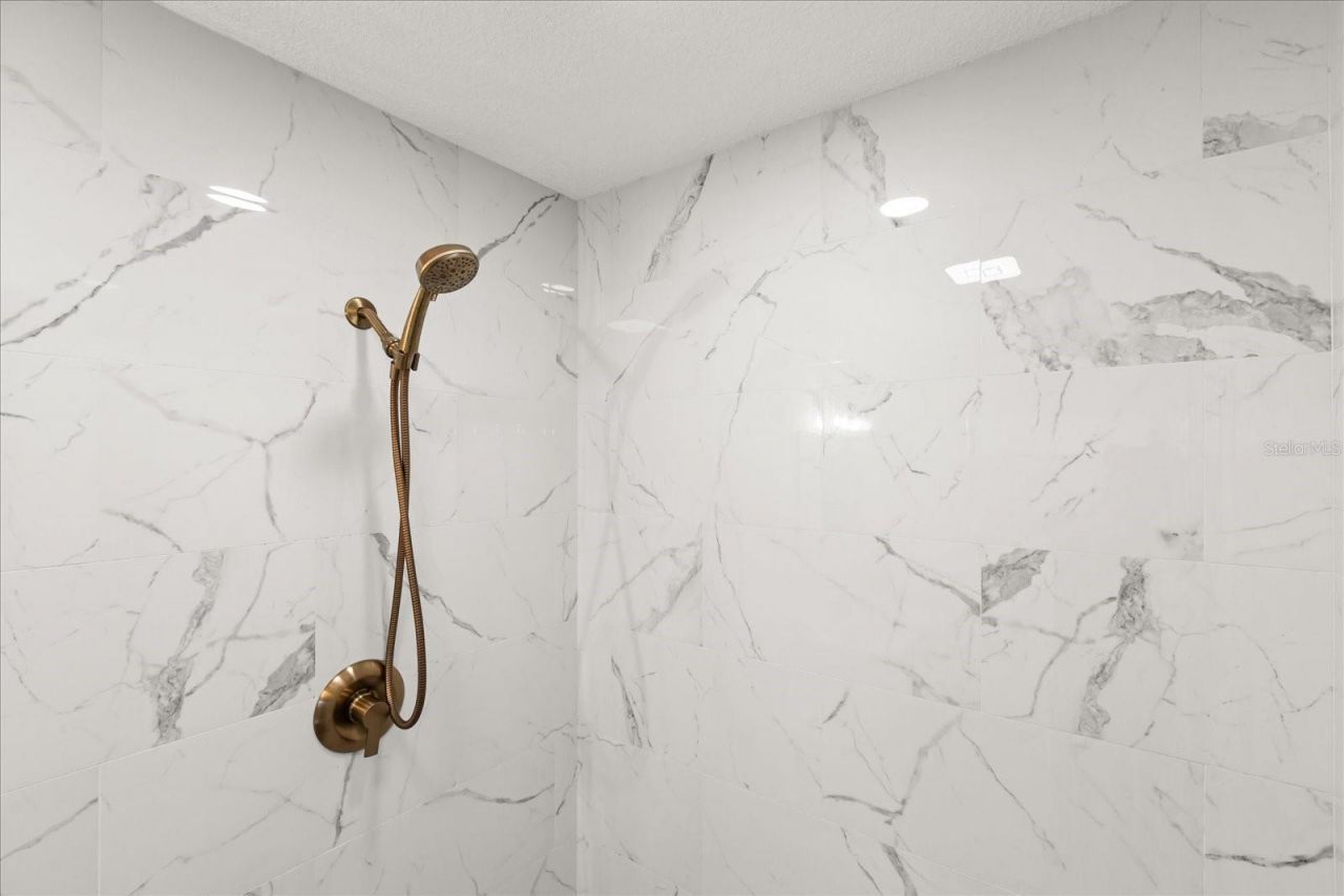 310 E Gulley Avenue , Oakland, FL 34760 Photo