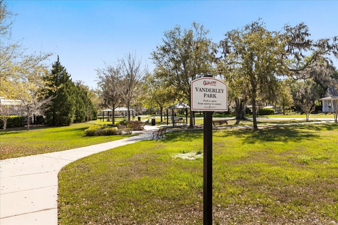 310 E Gulley Avenue , Oakland, FL 34760 Photo