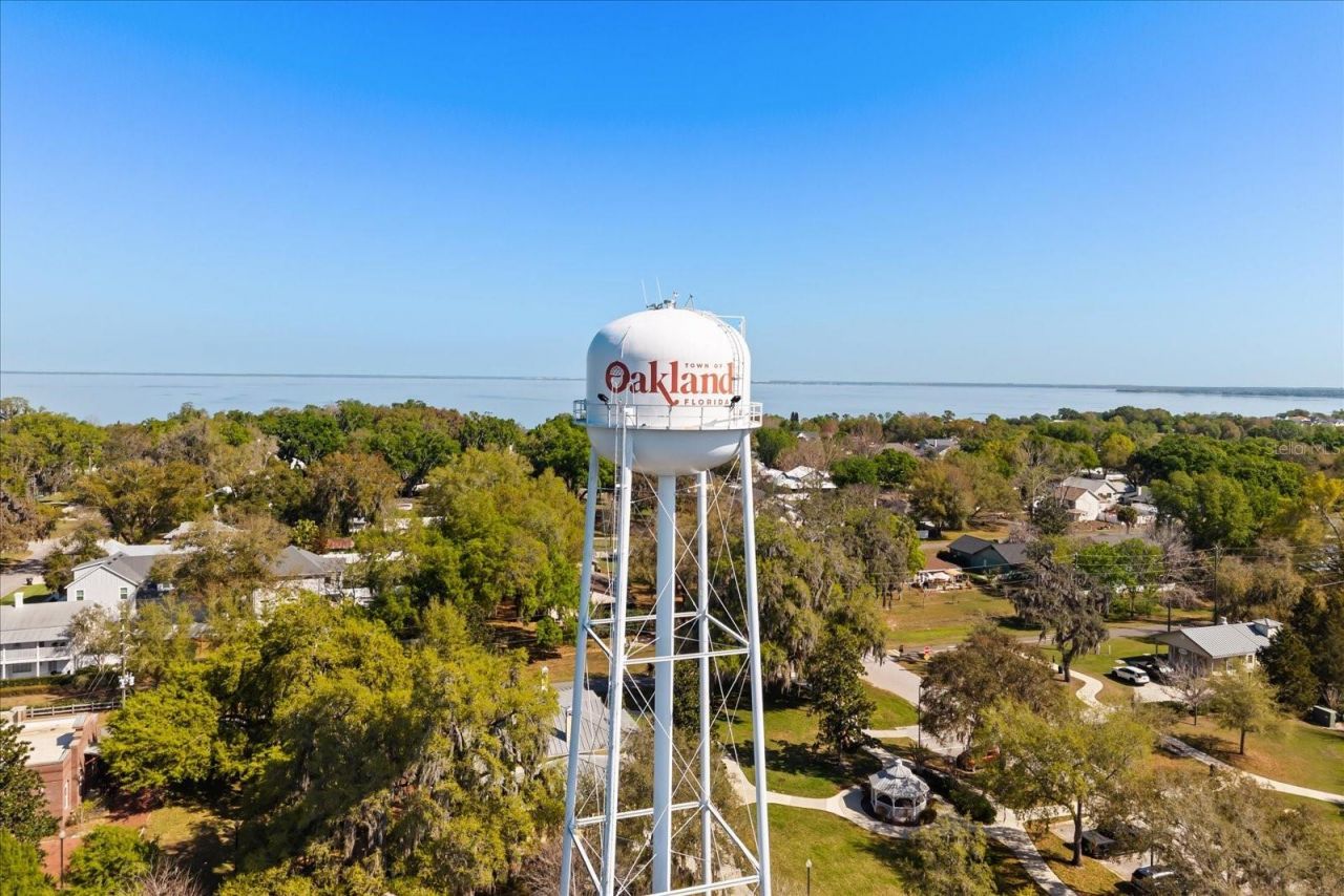 310 E Gulley Avenue , Oakland, FL 34760 Photo