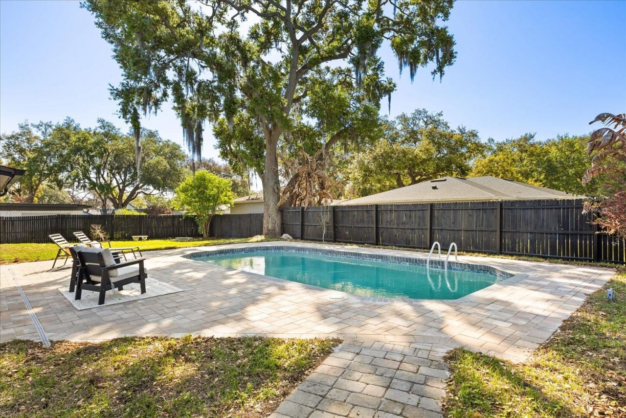 310 E Gulley Avenue , Oakland, FL 34760 Photo