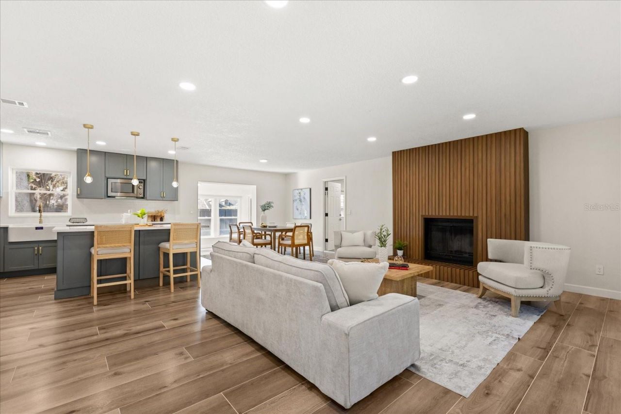 310 E Gulley Avenue , Oakland, FL 34760 Photo