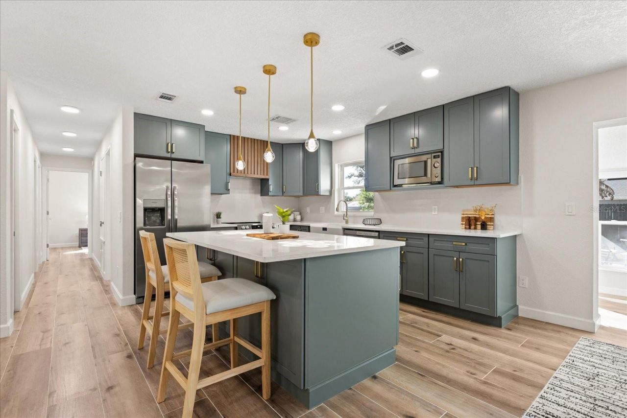 310 E Gulley Avenue , Oakland, FL 34760 Photo