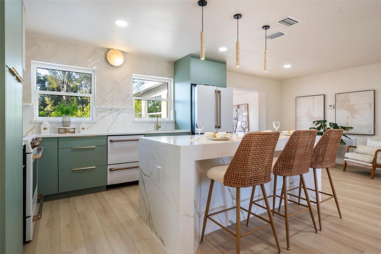 243 45th Avenue Ne, Saint Petersburg, FL 33703 Photo