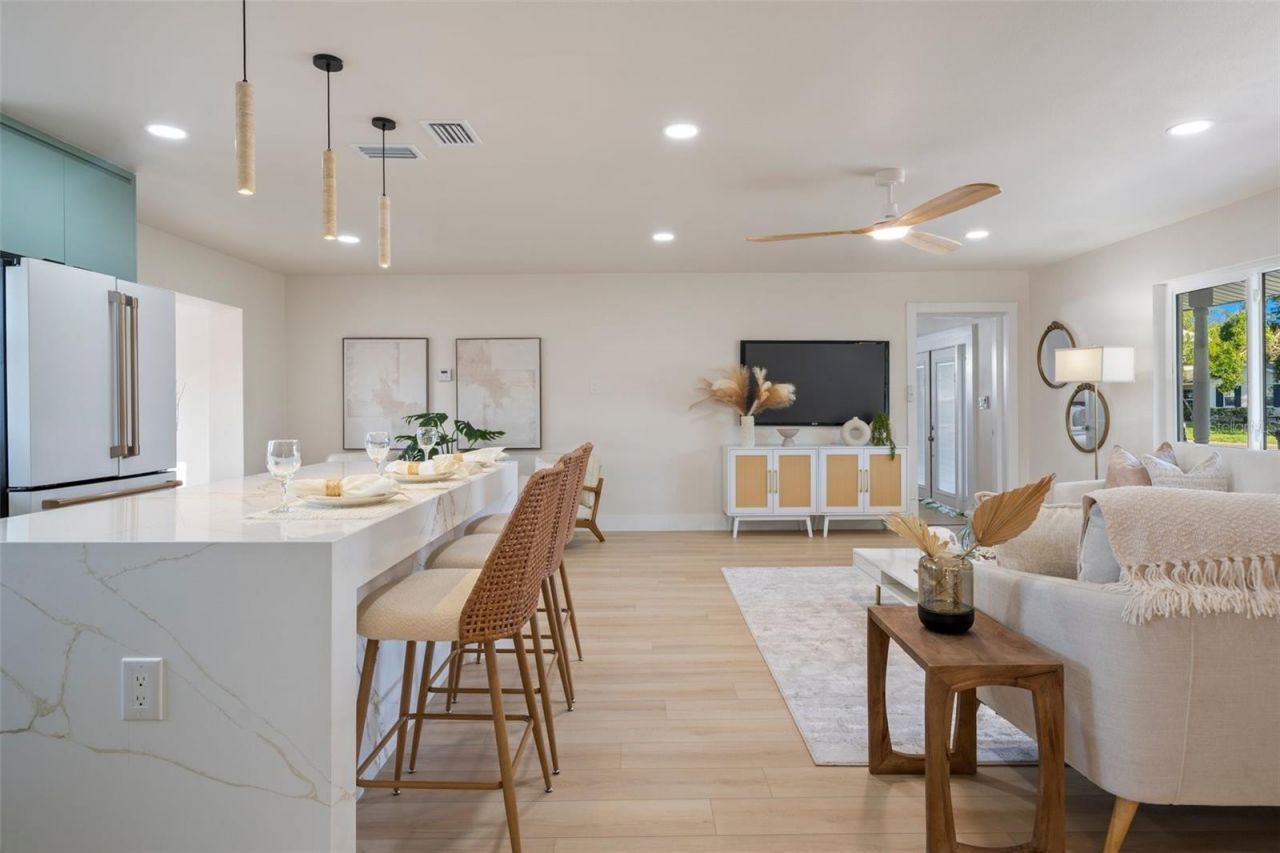 243 45th Avenue Ne, Saint Petersburg, FL 33703 Photo