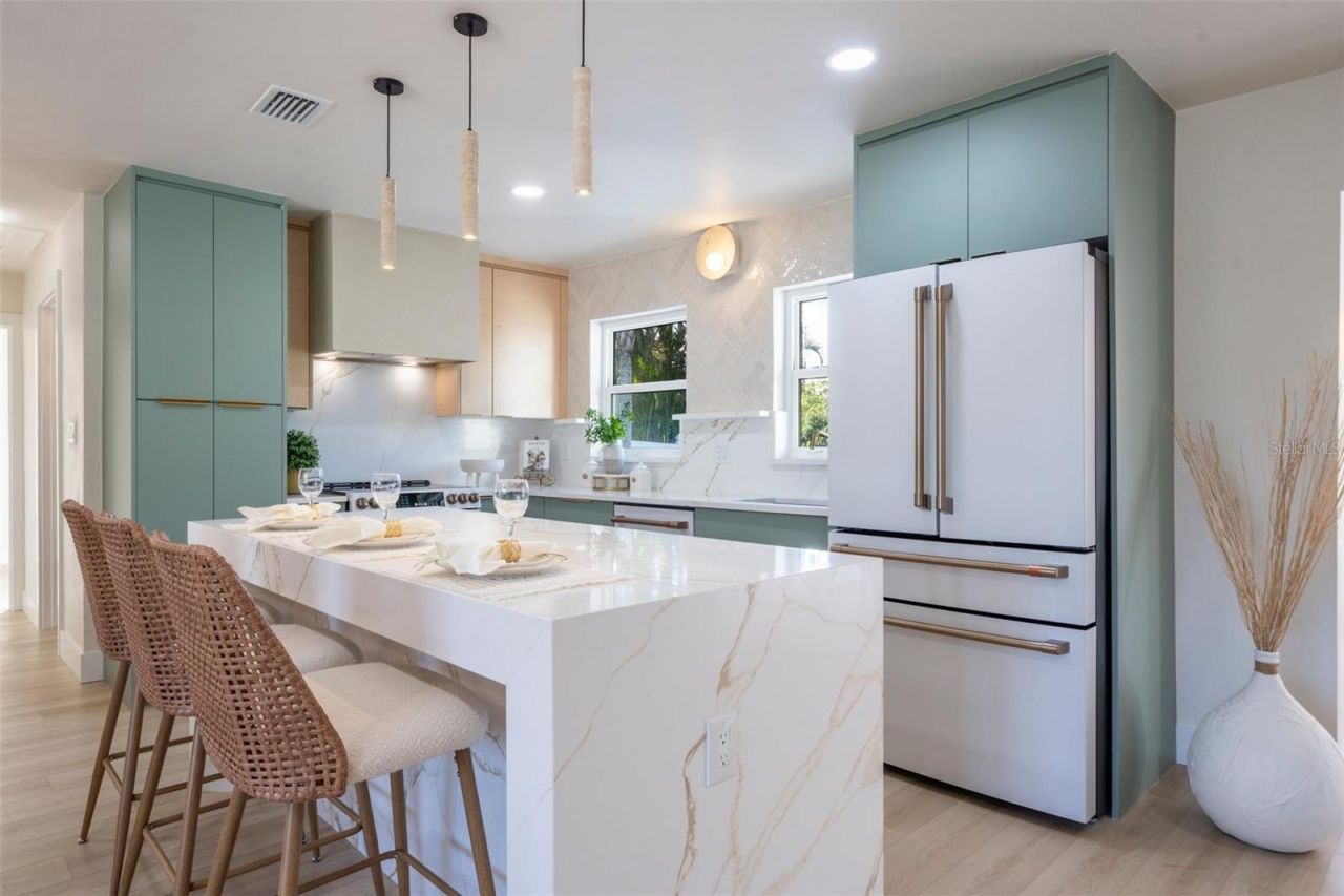 243 45th Avenue Ne, Saint Petersburg, FL 33703 Photo