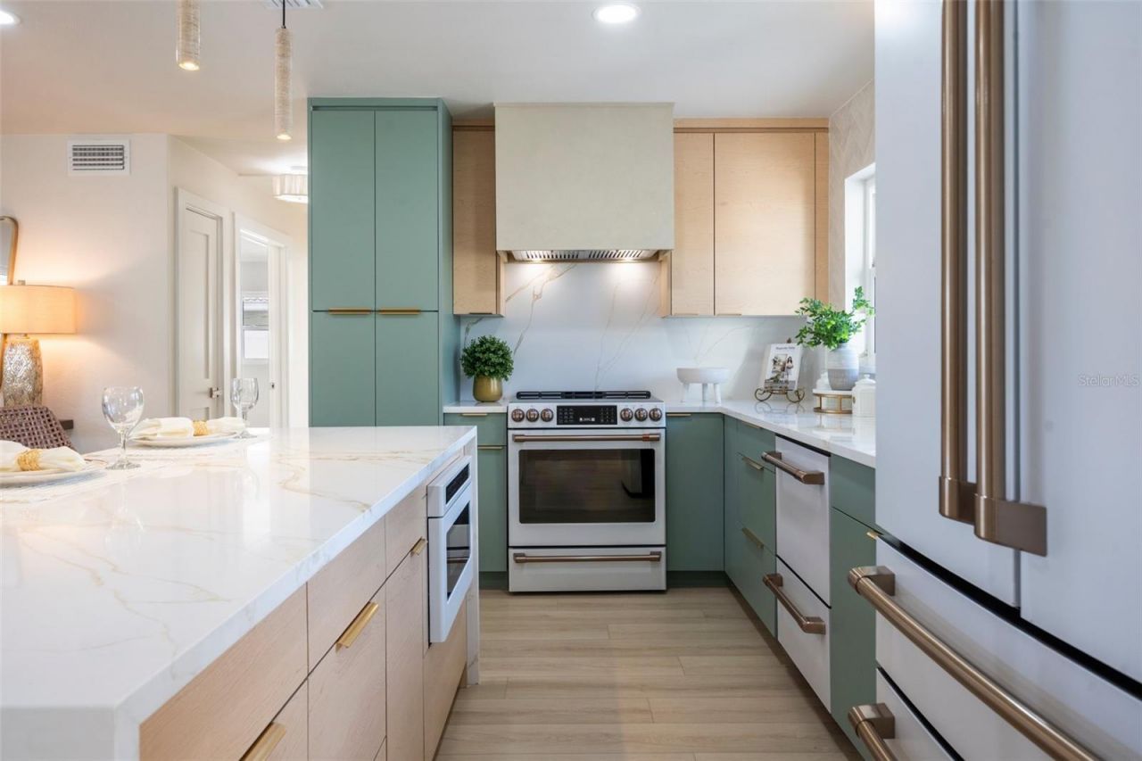 243 45th Avenue Ne, Saint Petersburg, FL 33703 Photo