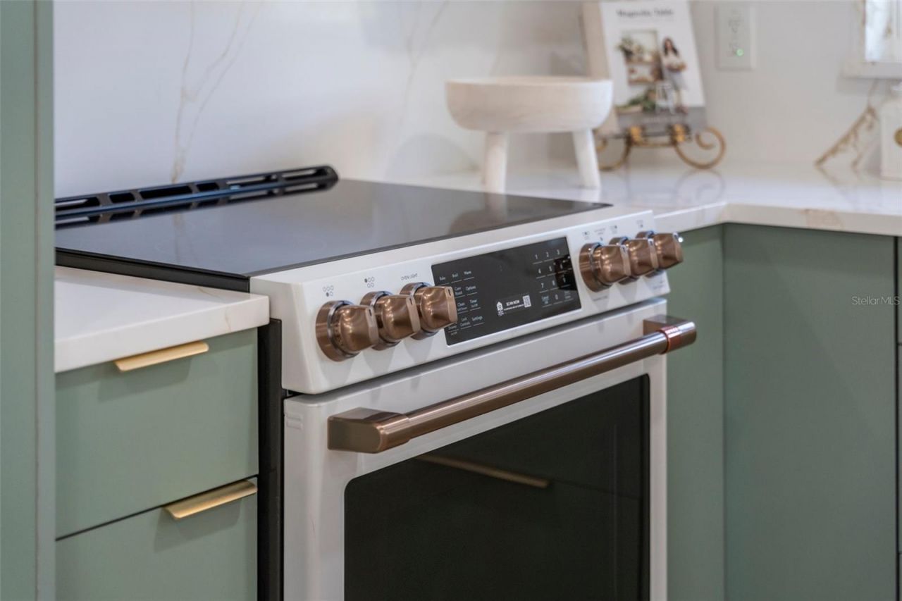 243 45th Avenue Ne, Saint Petersburg, FL 33703 Photo