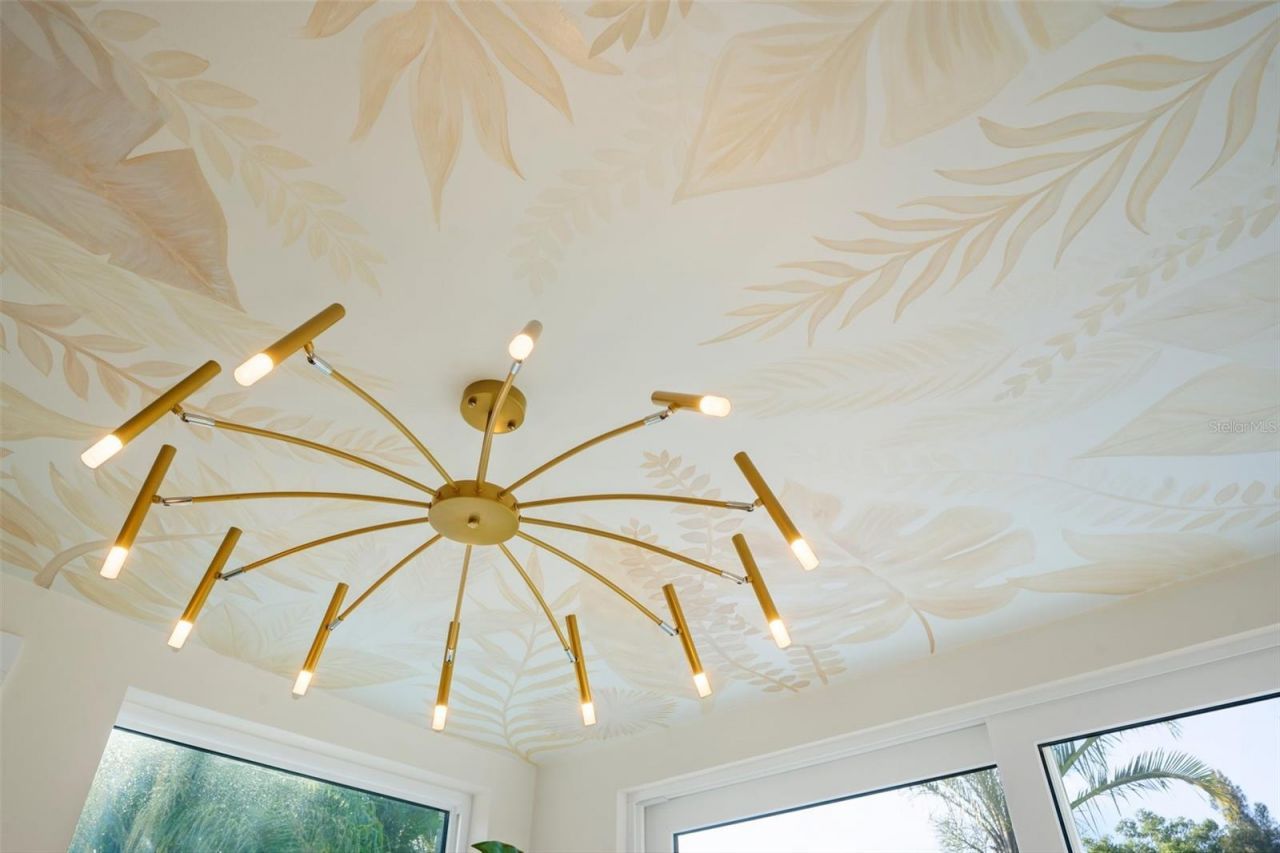 243 45th Avenue Ne, Saint Petersburg, FL 33703 Photo