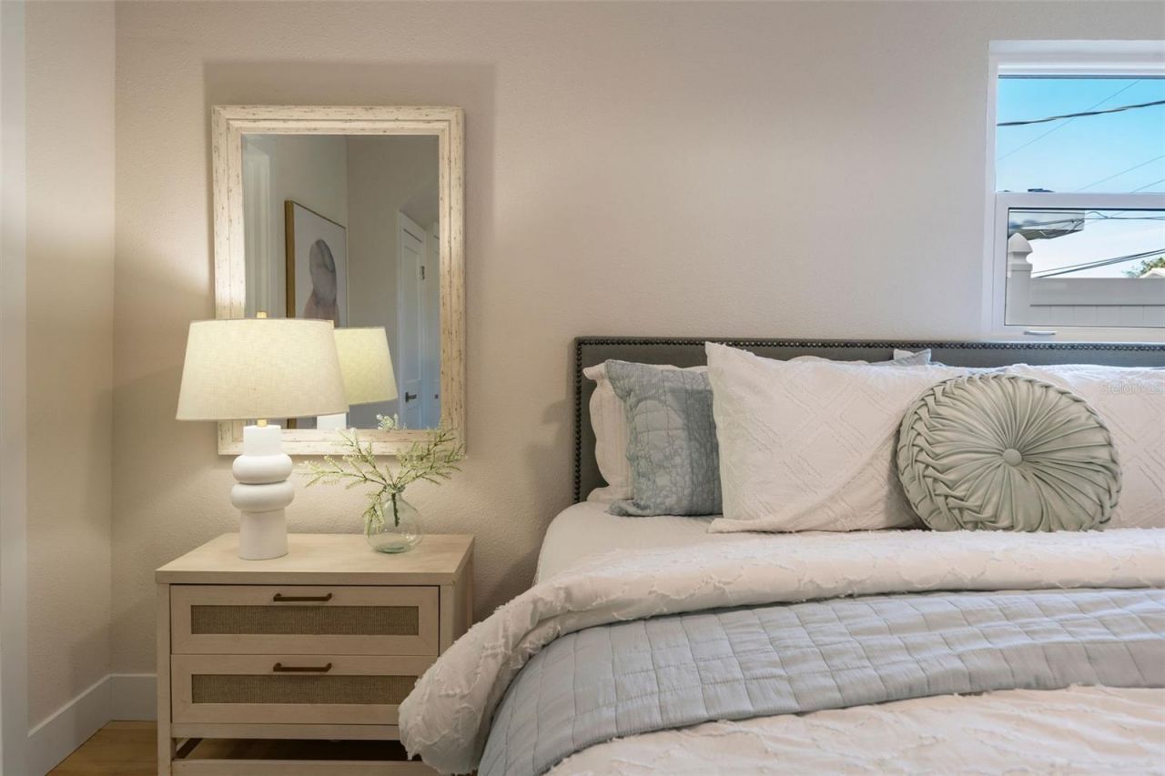 243 45th Avenue Ne, Saint Petersburg, FL 33703 Photo