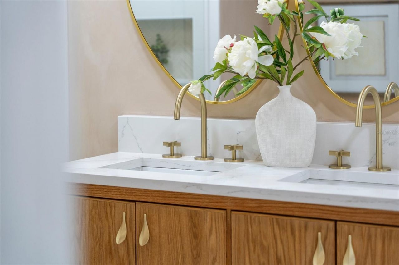 243 45th Avenue Ne, Saint Petersburg, FL 33703 Photo