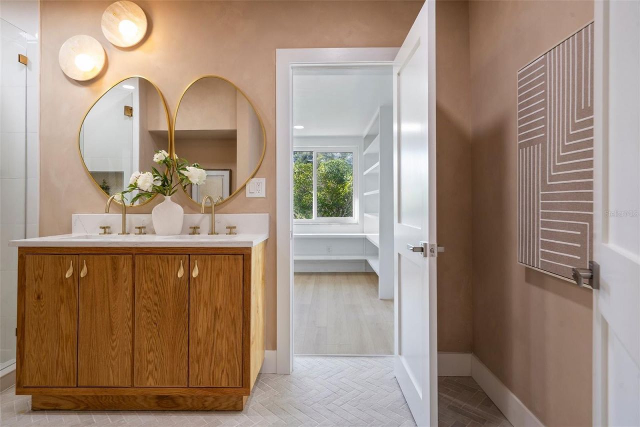 243 45th Avenue Ne, Saint Petersburg, FL 33703 Photo