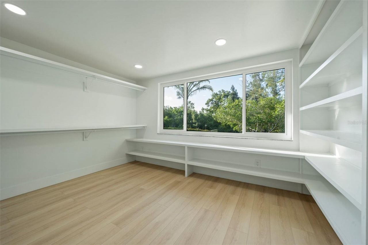 243 45th Avenue Ne, Saint Petersburg, FL 33703 Photo