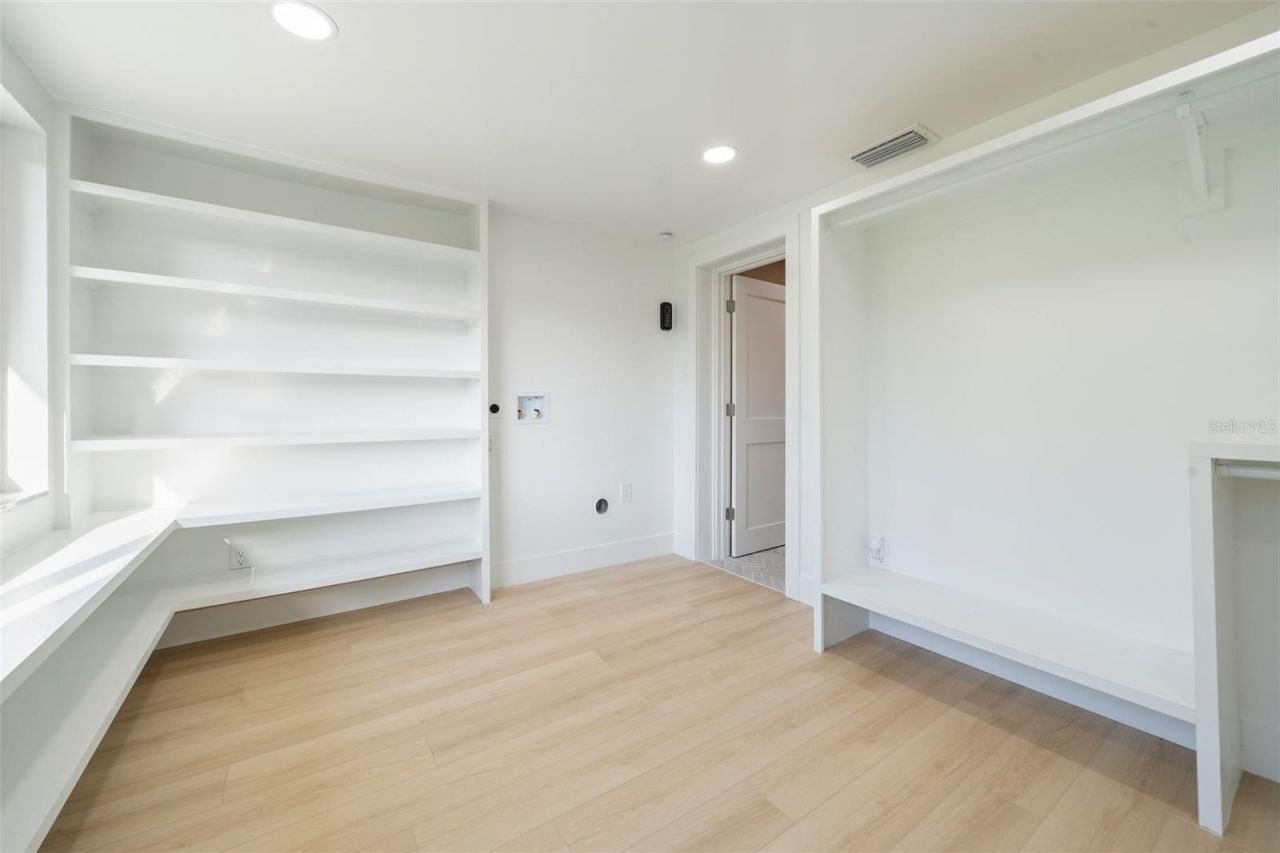 243 45th Avenue Ne, Saint Petersburg, FL 33703 Photo