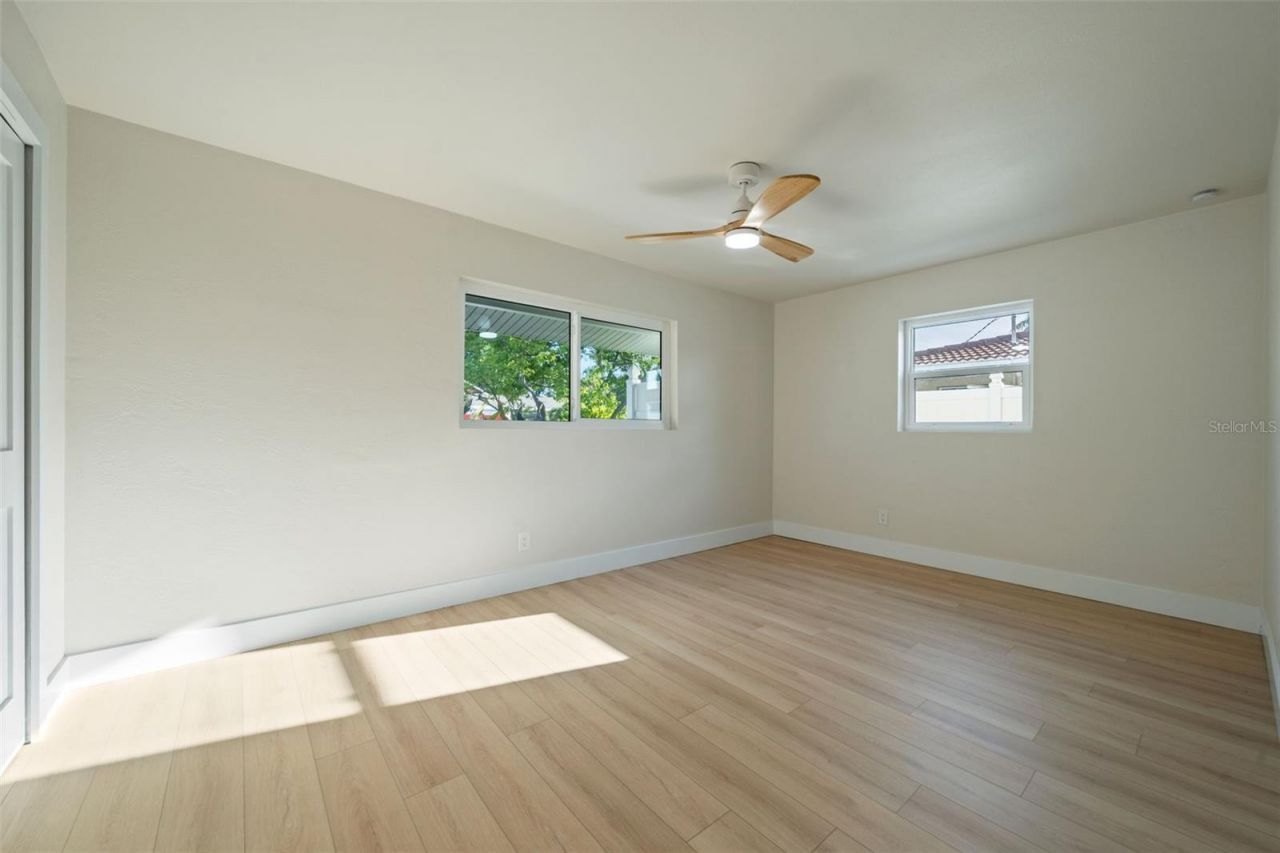 243 45th Avenue Ne, Saint Petersburg, FL 33703 Photo