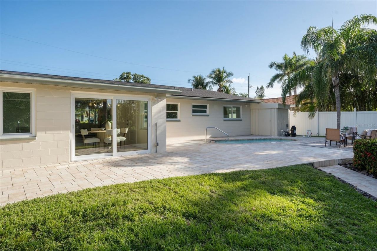 243 45th Avenue Ne, Saint Petersburg, FL 33703 Photo