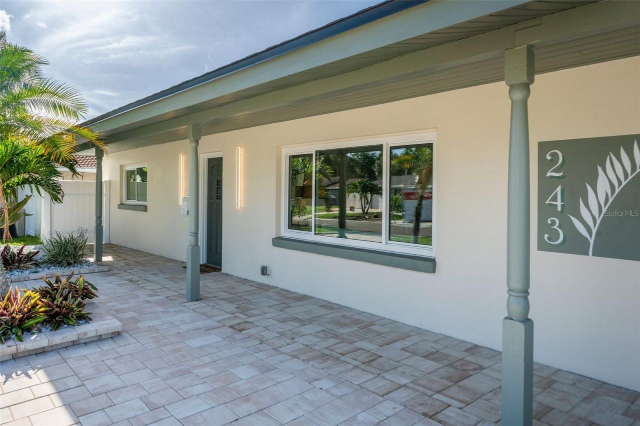 243 45th Avenue Ne, Saint Petersburg, FL 33703 Photo