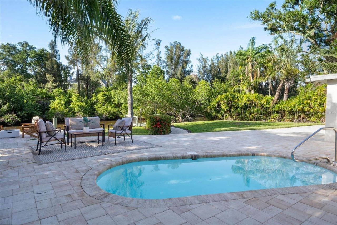 243 45th Avenue Ne, Saint Petersburg, FL 33703 Photo