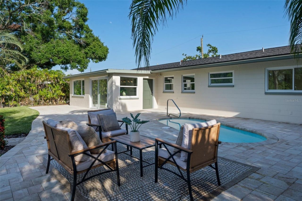 243 45th Avenue Ne, Saint Petersburg, FL 33703 Photo