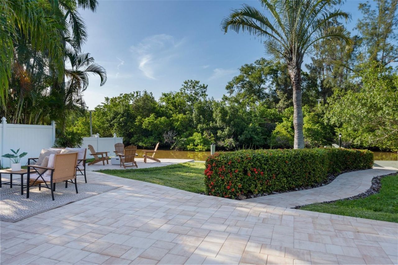 243 45th Avenue Ne, Saint Petersburg, FL 33703 Photo