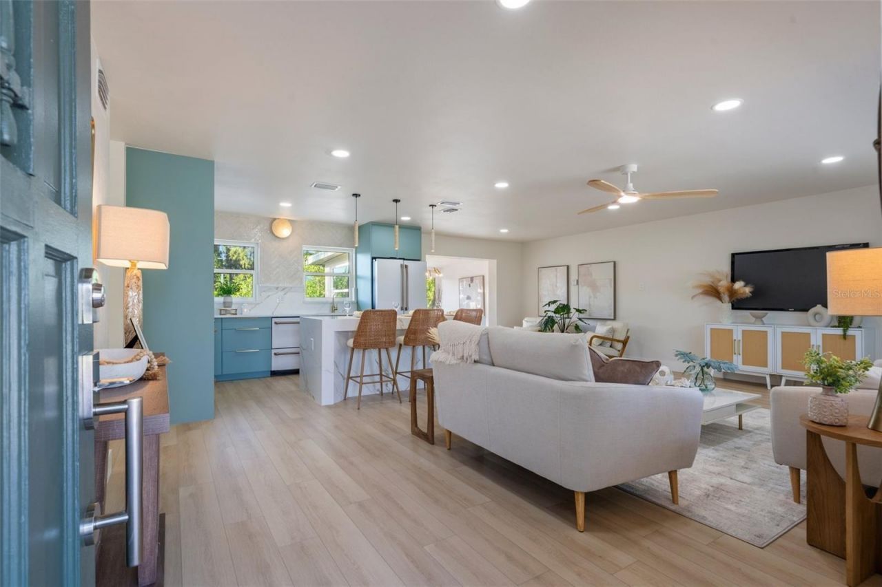 243 45th Avenue Ne, Saint Petersburg, FL 33703 Photo