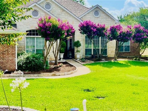 200 Carriage House Road, Salado, TX 76571