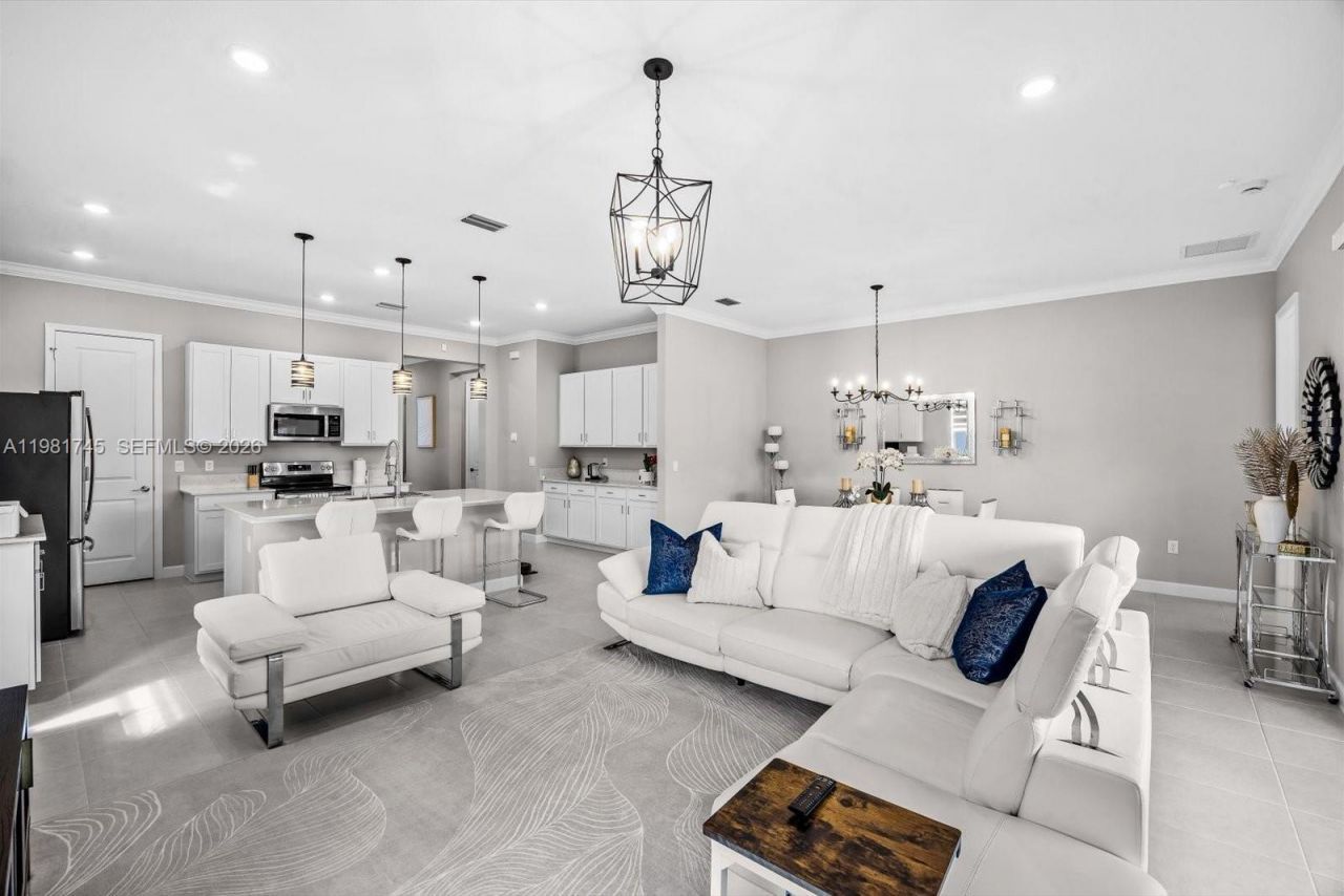 1204 SE Woodbine Rd , Port Saint Lucie, FL 34984 Photo