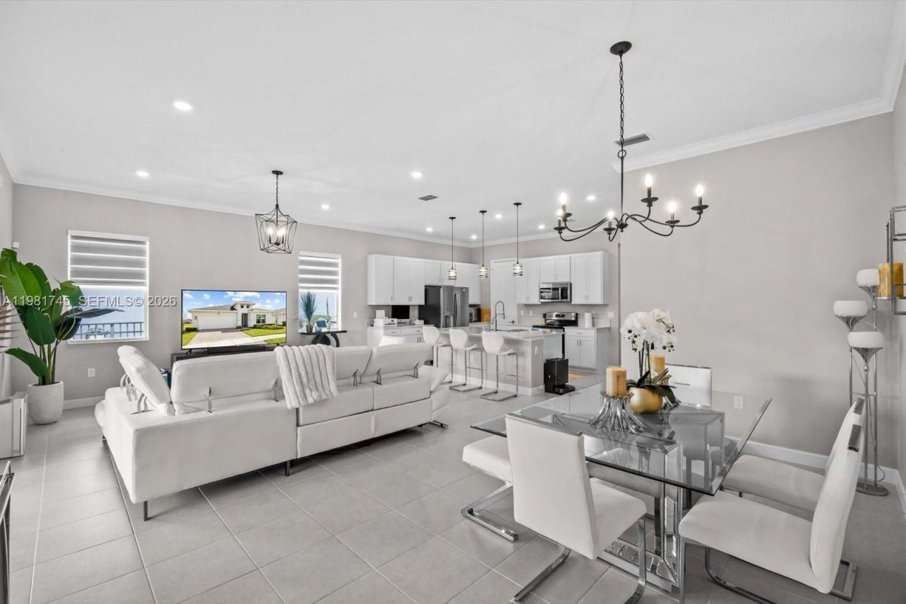 1204 SE Woodbine Rd , Port Saint Lucie, FL 34984 Photo