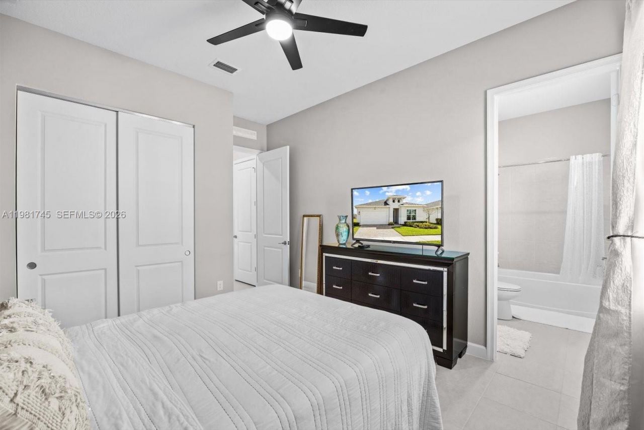 1204 SE Woodbine Rd , Port Saint Lucie, FL 34984 Photo