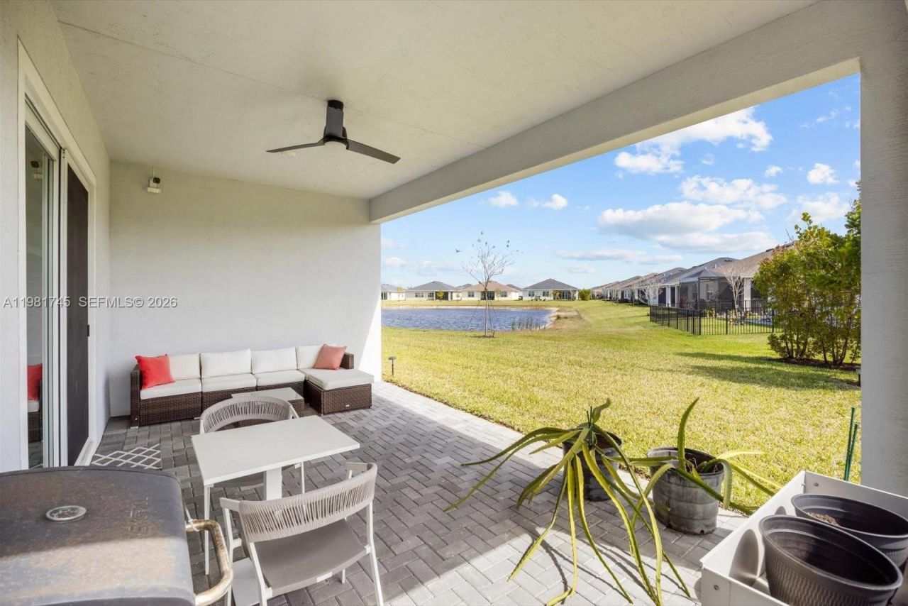 1204 SE Woodbine Rd , Port Saint Lucie, FL 34984 Photo