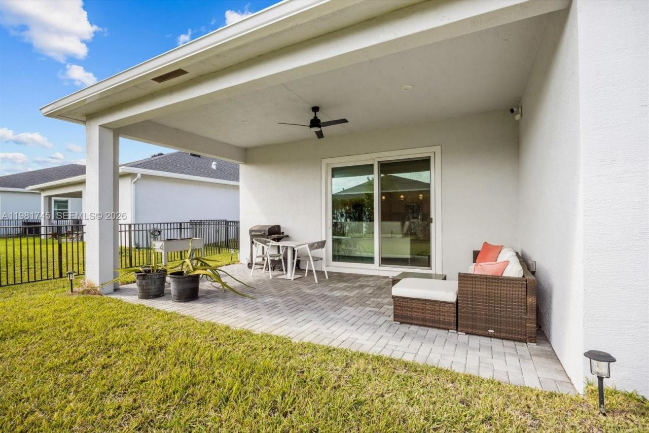 1204 SE Woodbine Rd , Port Saint Lucie, FL 34984 Photo