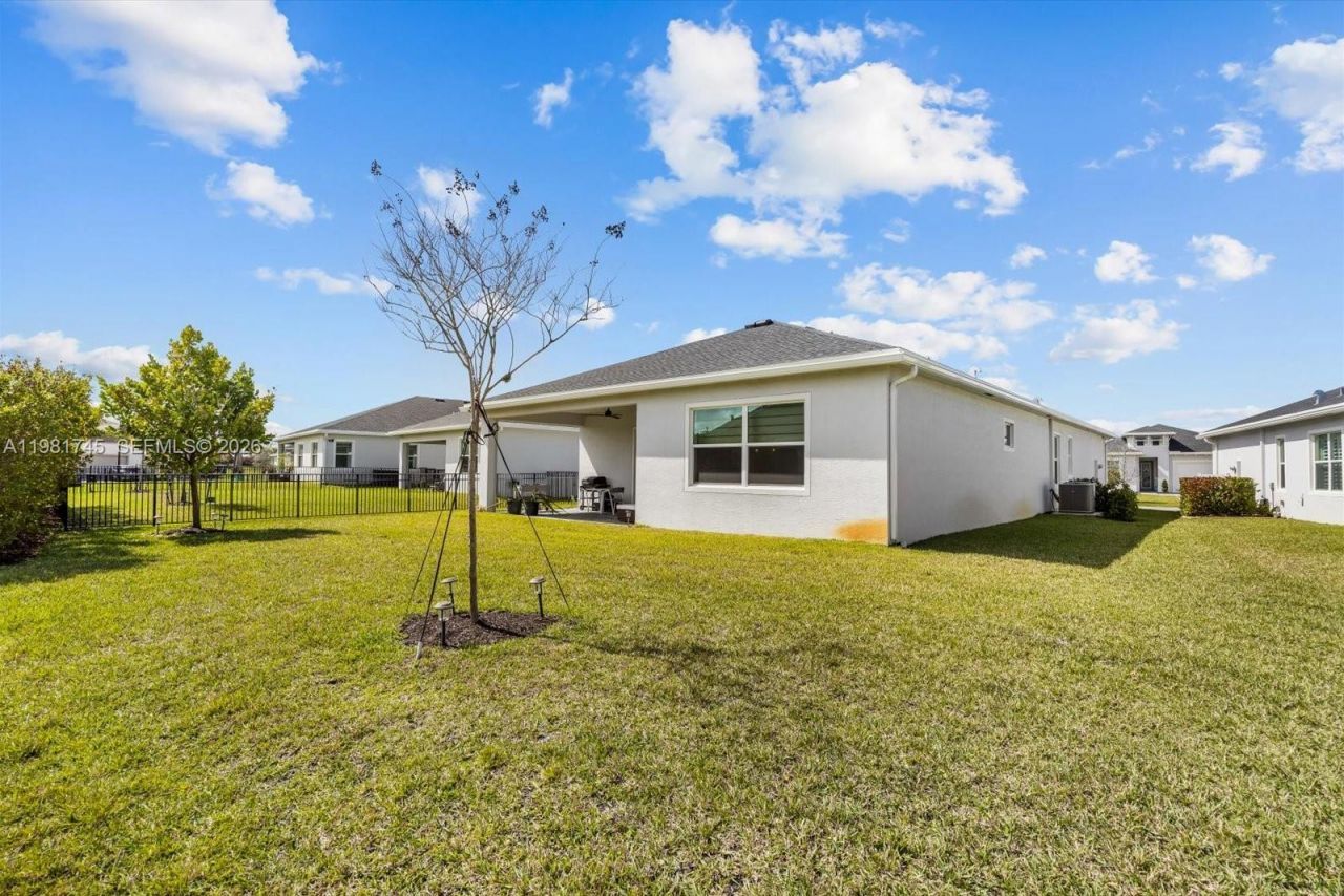 1204 SE Woodbine Rd , Port Saint Lucie, FL 34984 Photo