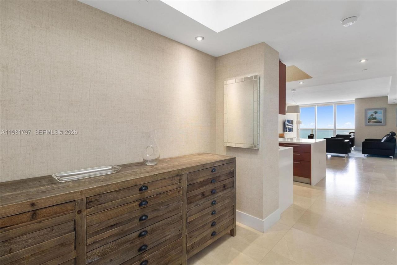 1830 S Ocean Dr, Unit 2904, Hallandale Beach, FL 33009 Photo